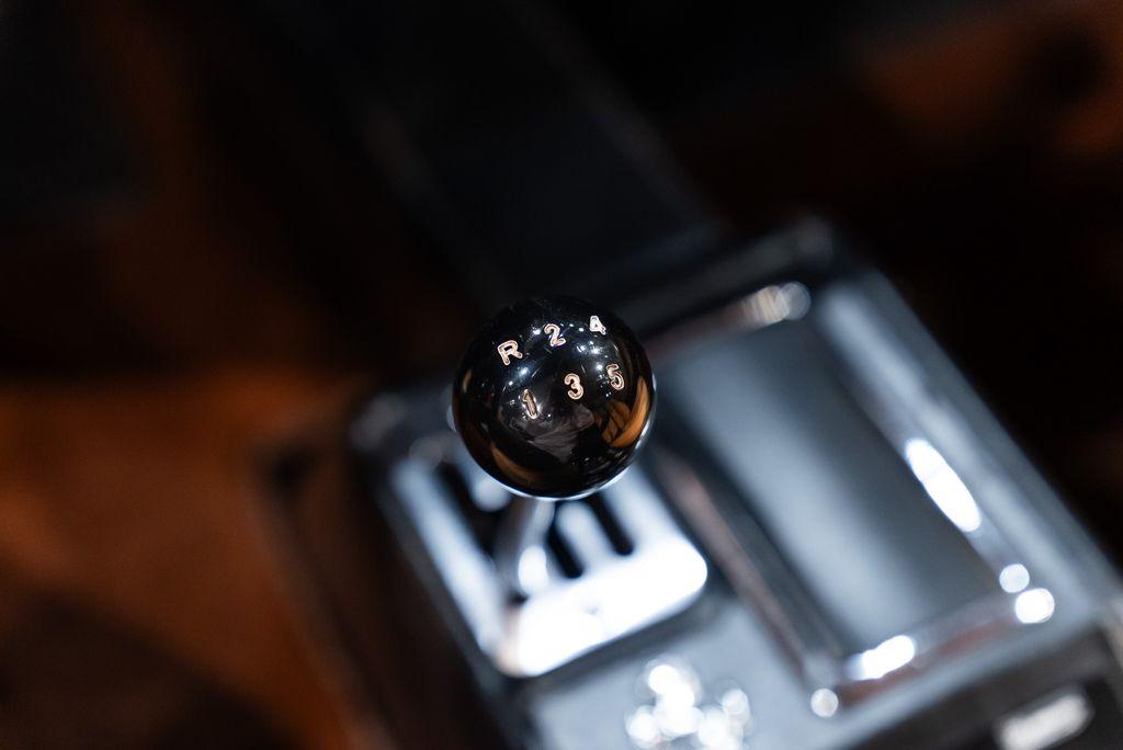 http://www.koenigseggchicago.com/galleria_images/168/168_p6_l.jpg