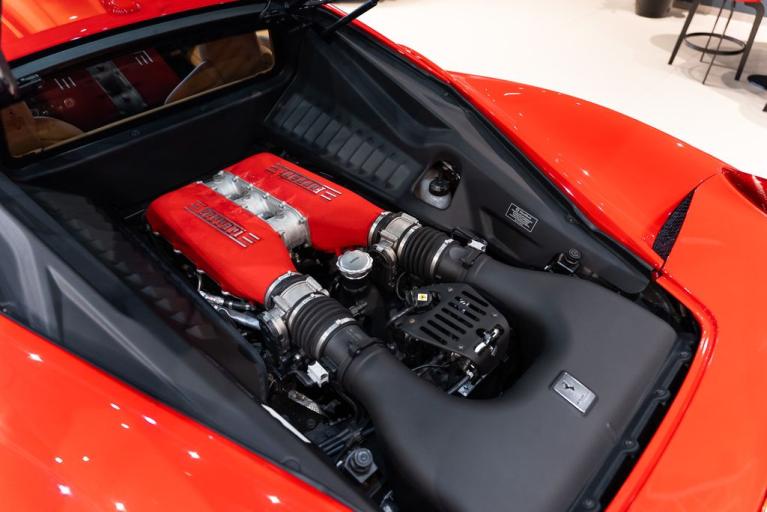 http://www.koenigseggchicago.com/galleria_images/169/169_p17_f.jpg