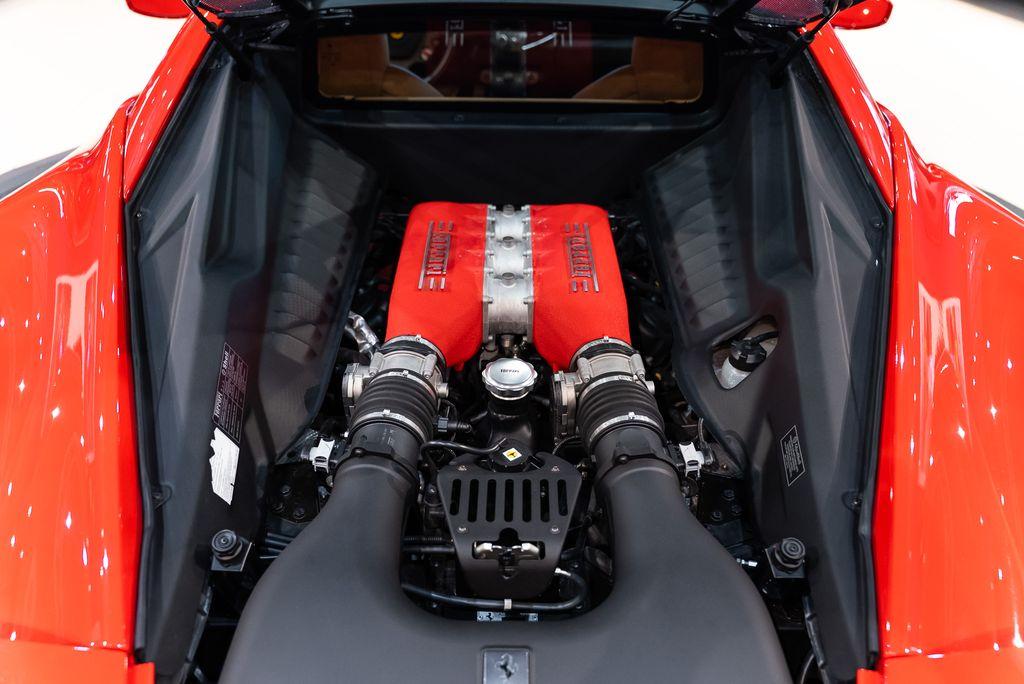 http://www.koenigseggchicago.com/galleria_images/169/169_p18_l.jpg