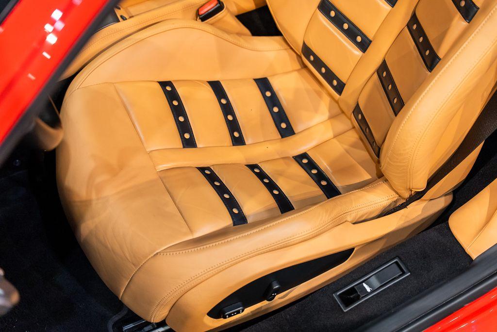http://www.koenigseggchicago.com/galleria_images/169/169_p26_l.jpg