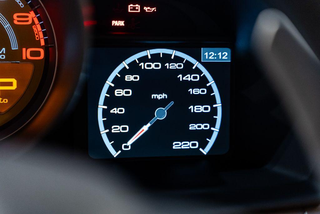 http://www.koenigseggchicago.com/galleria_images/169/169_p34_l.jpg