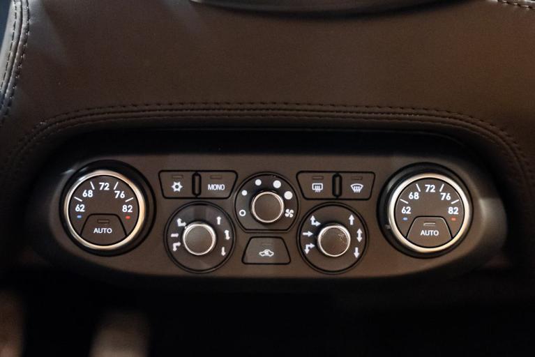 http://www.koenigseggchicago.com/galleria_images/169/169_p38_f.jpg