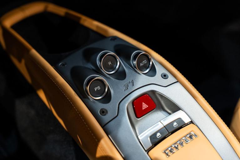 http://www.koenigseggchicago.com/galleria_images/169/169_p39_f.jpg