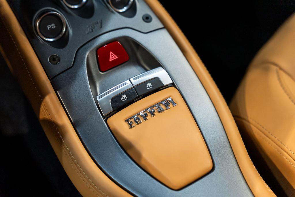 http://www.koenigseggchicago.com/galleria_images/169/169_p40_l.jpg