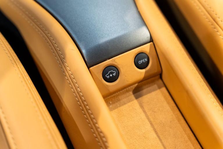 http://www.koenigseggchicago.com/galleria_images/169/169_p42_f.jpg