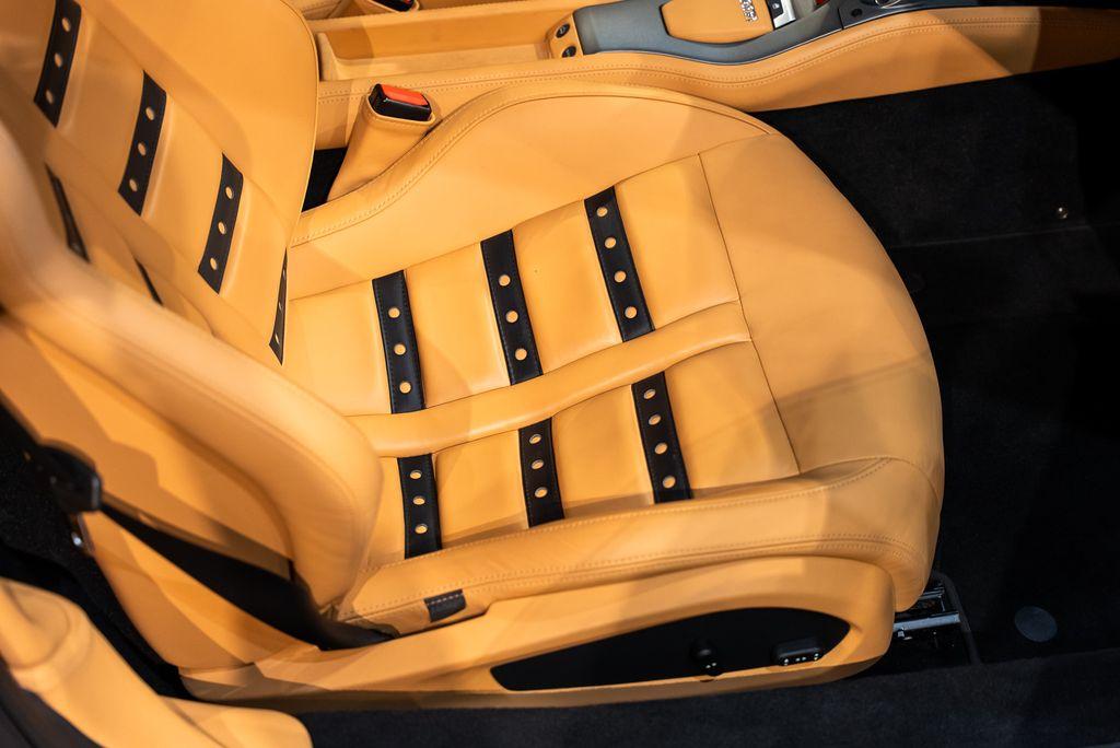 http://www.koenigseggchicago.com/galleria_images/169/169_p45_l.jpg