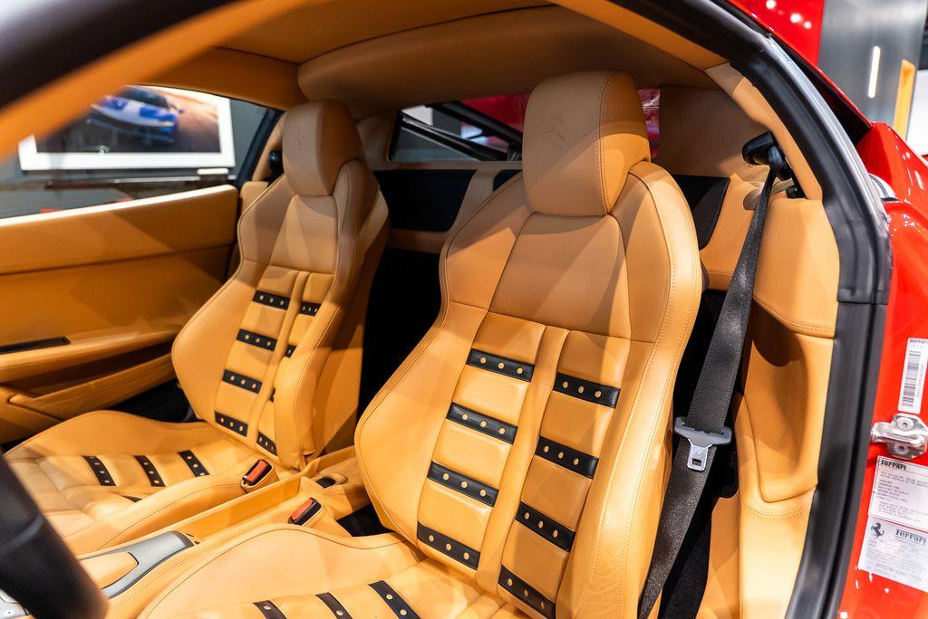 http://www.koenigseggchicago.com/galleria_images/169/169_p4_l.jpg