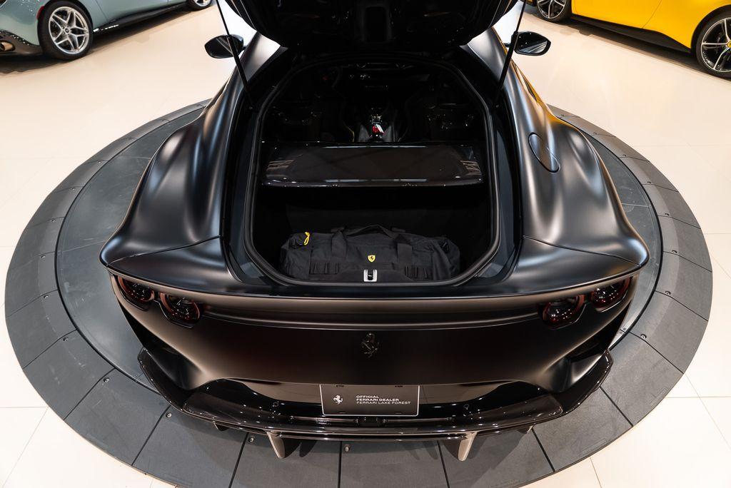 http://www.koenigseggchicago.com/galleria_images/17/17_p24_l.jpg