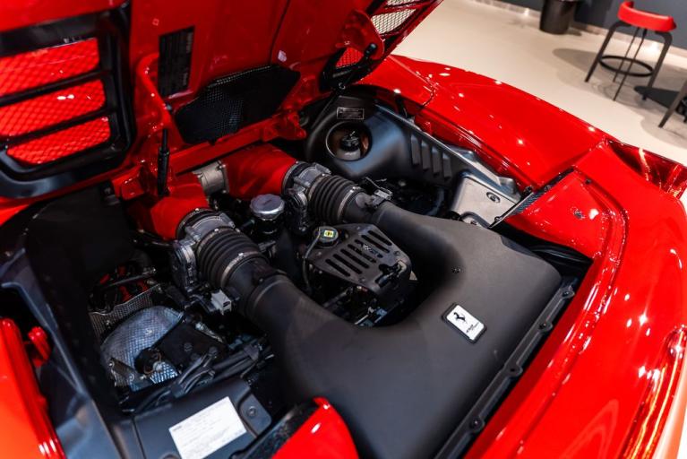http://www.koenigseggchicago.com/galleria_images/170/170_p17_f.jpg