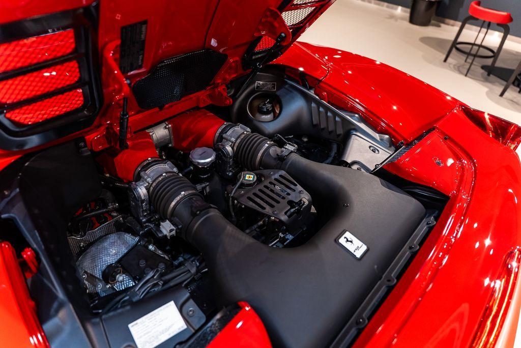 http://www.koenigseggchicago.com/galleria_images/170/170_p17_l.jpg