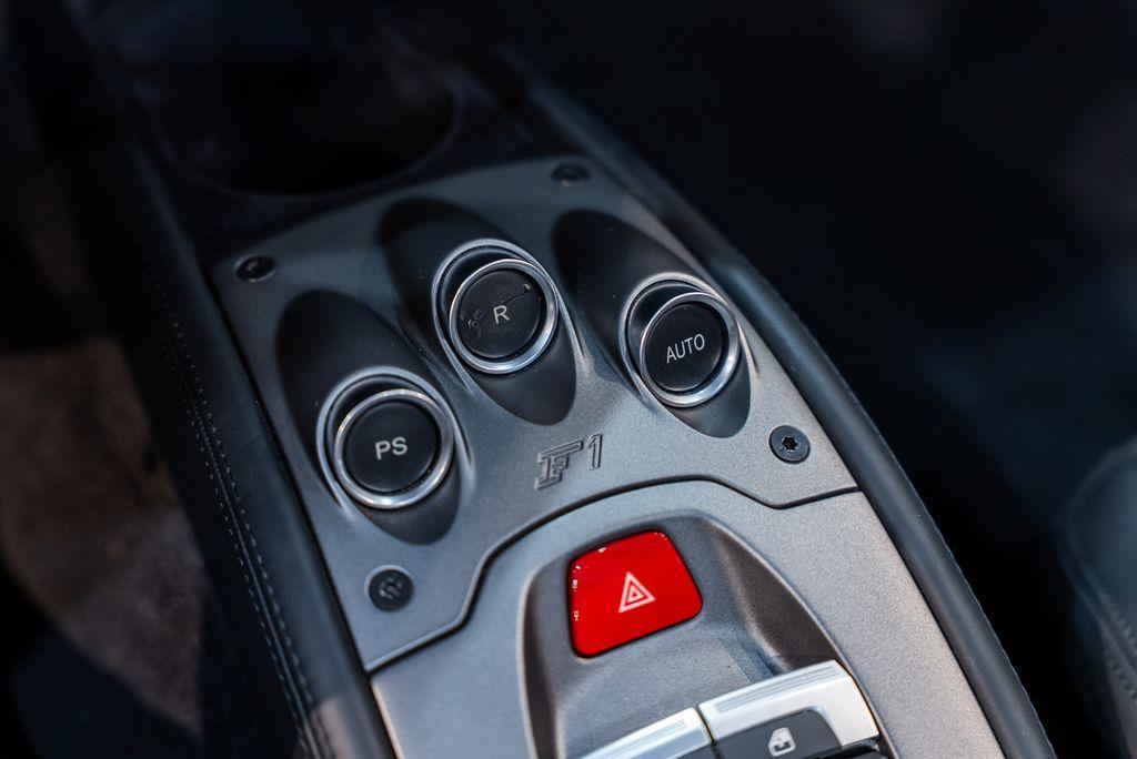 http://www.koenigseggchicago.com/galleria_images/170/170_p34_l.jpg
