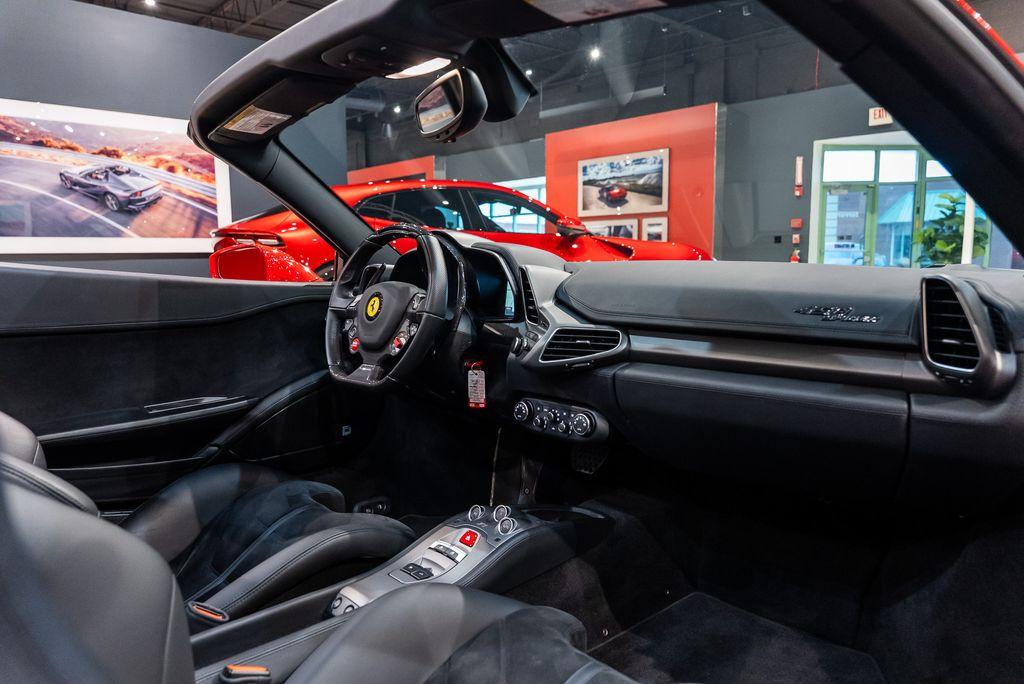http://www.koenigseggchicago.com/galleria_images/170/170_p39_l.jpg