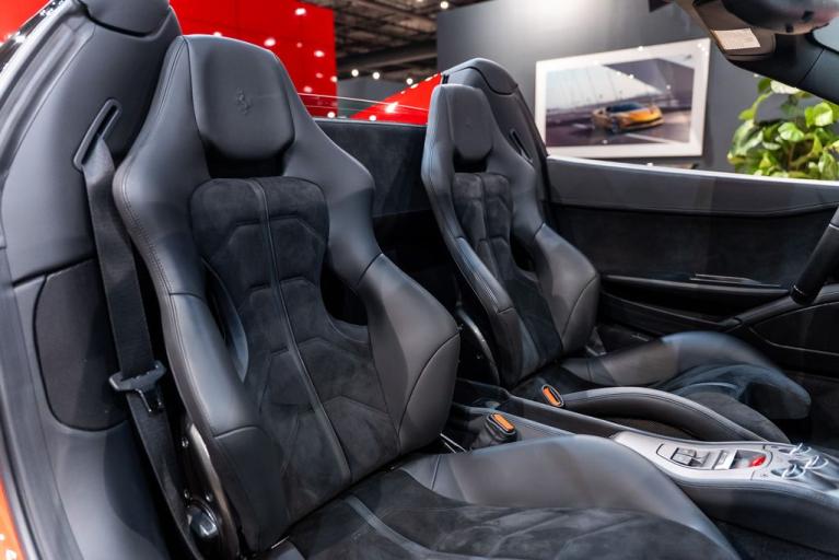 http://www.koenigseggchicago.com/galleria_images/170/170_p41_f.jpg