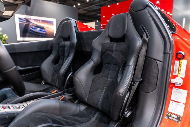http://www.koenigseggchicago.com/galleria_images/170/170_p4_f.jpg
