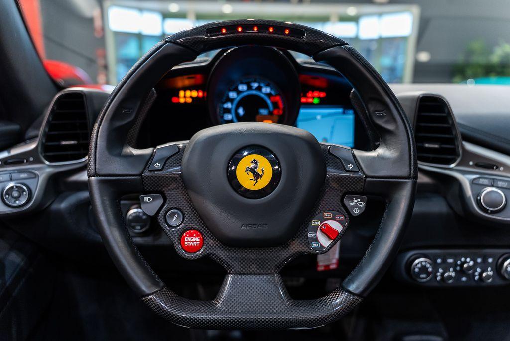 http://www.koenigseggchicago.com/galleria_images/170/170_p5_l.jpg