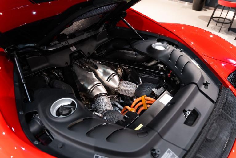 http://www.koenigseggchicago.com/galleria_images/171/171_p17_f.jpg