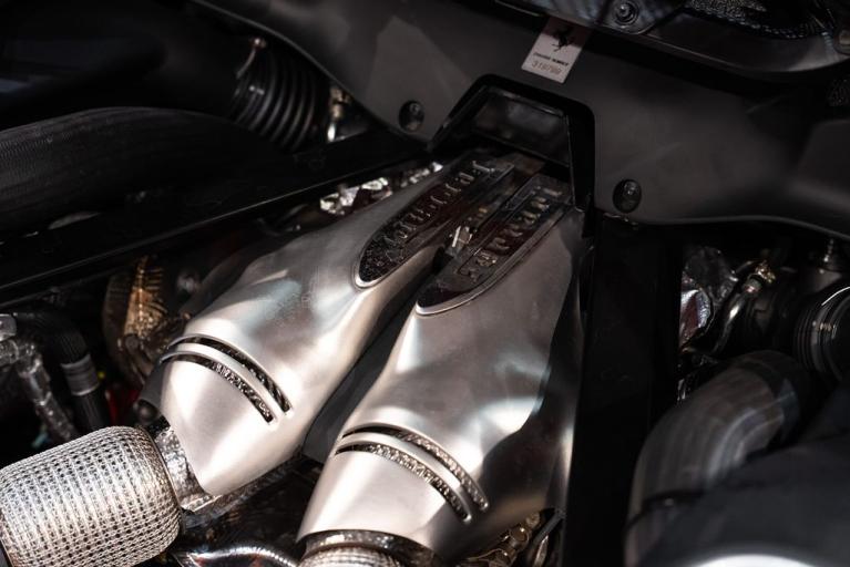 http://www.koenigseggchicago.com/galleria_images/171/171_p19_f.jpg