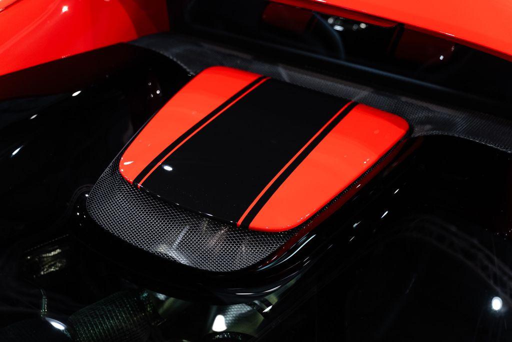 http://www.koenigseggchicago.com/galleria_images/171/171_p20_l.jpg