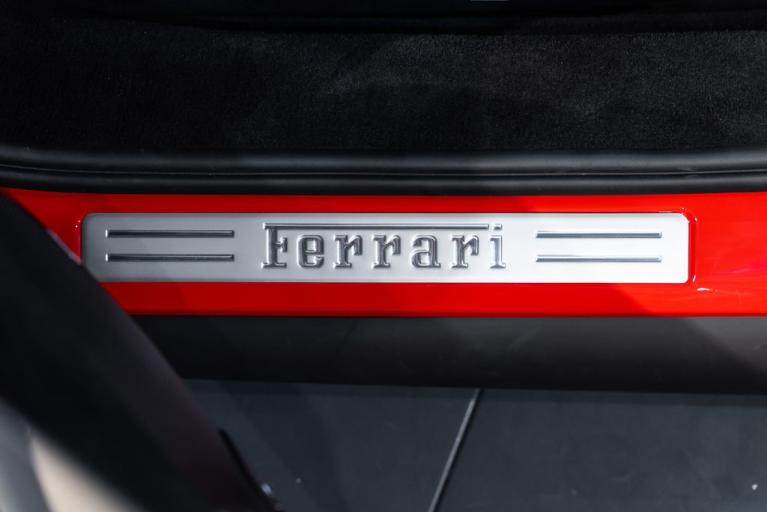 http://www.koenigseggchicago.com/galleria_images/171/171_p25_f.jpg