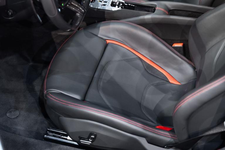 http://www.koenigseggchicago.com/galleria_images/171/171_p26_f.jpg