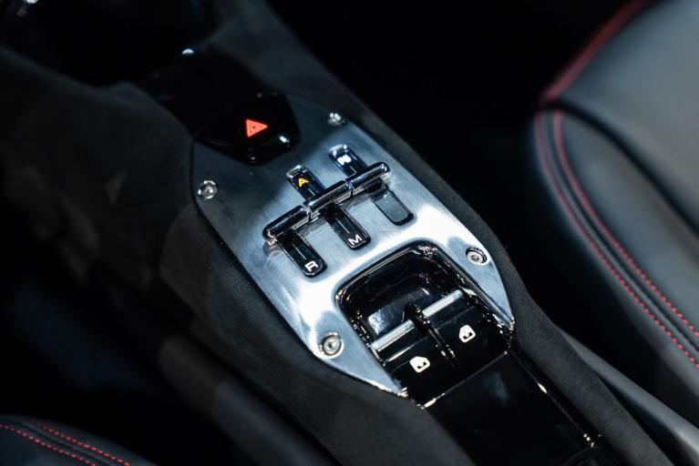 http://www.koenigseggchicago.com/galleria_images/171/171_p35_f.jpg