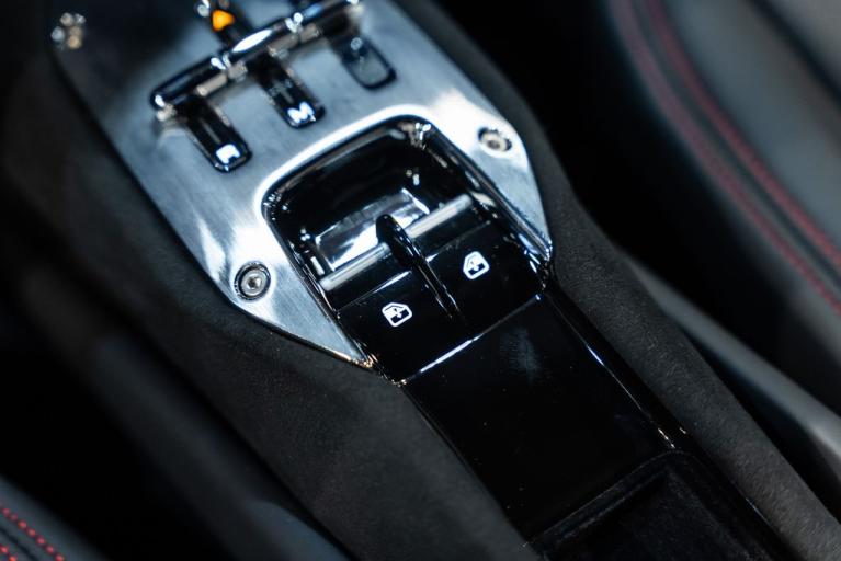 http://www.koenigseggchicago.com/galleria_images/171/171_p36_f.jpg