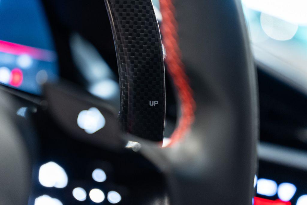 http://www.koenigseggchicago.com/galleria_images/171/171_p39_l.jpg