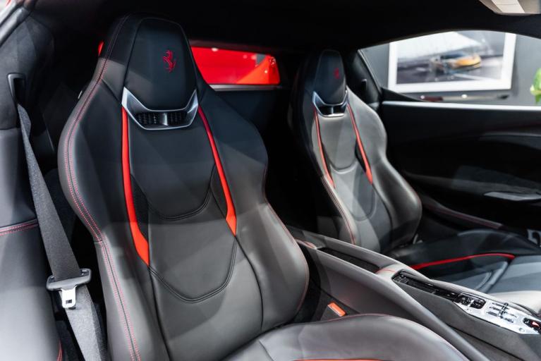 http://www.koenigseggchicago.com/galleria_images/171/171_p43_f.jpg