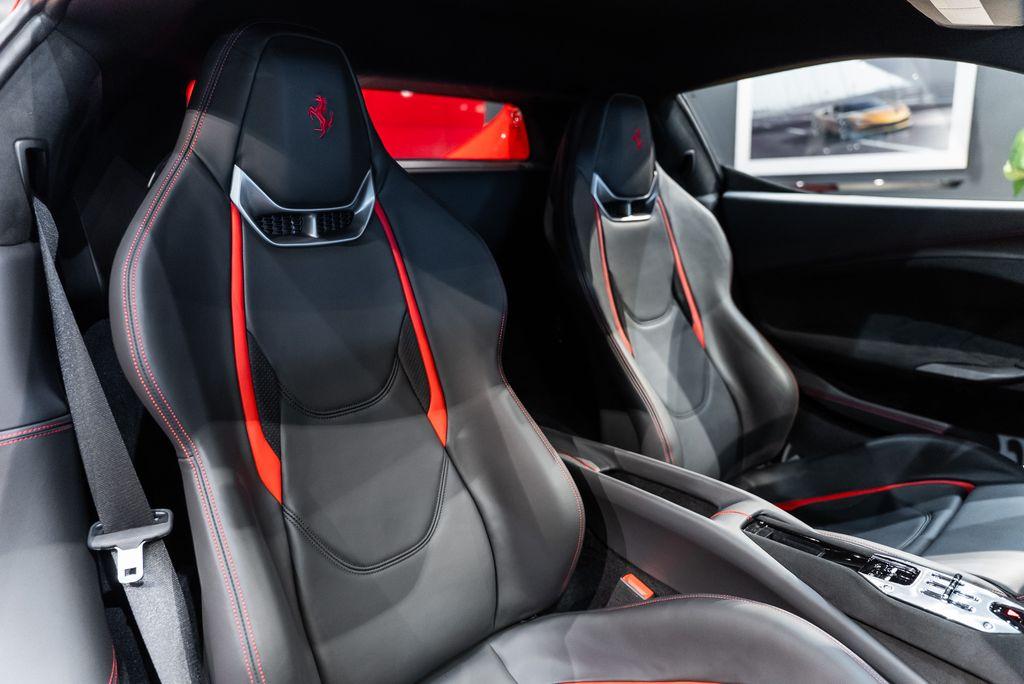 http://www.koenigseggchicago.com/galleria_images/171/171_p43_l.jpg