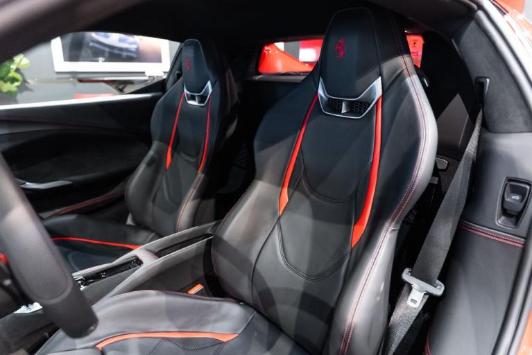 http://www.koenigseggchicago.com/galleria_images/171/171_p4_f.jpg