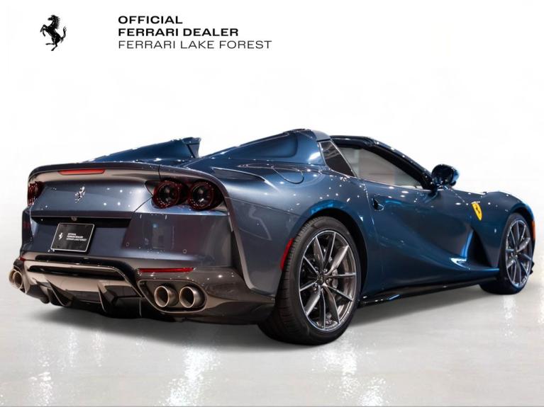 http://www.koenigseggchicago.com/galleria_images/172/172_p10_f.jpg