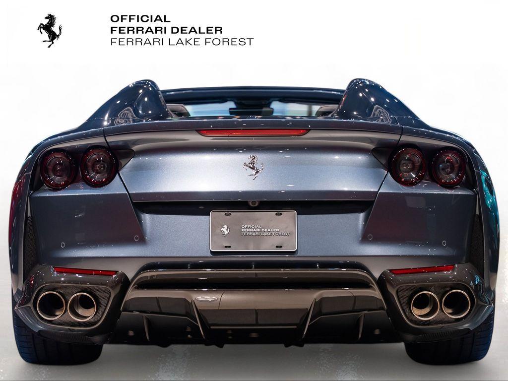 http://www.koenigseggchicago.com/galleria_images/172/172_p11_l.jpg