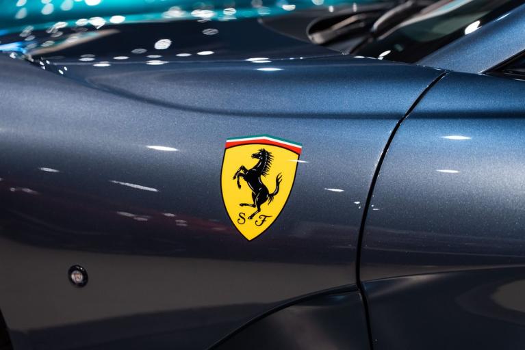http://www.koenigseggchicago.com/galleria_images/172/172_p12_f.jpg