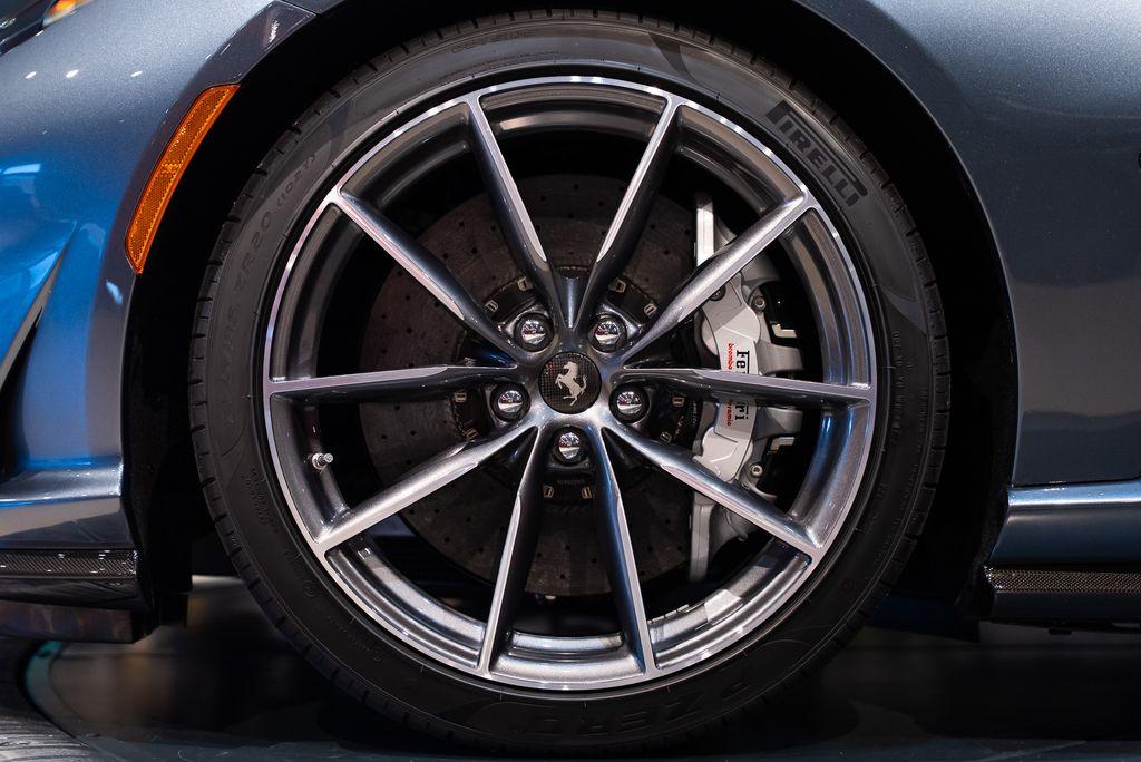 http://www.koenigseggchicago.com/galleria_images/172/172_p13_l.jpg