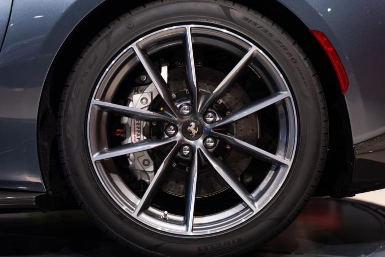 http://www.koenigseggchicago.com/galleria_images/172/172_p14_f.jpg