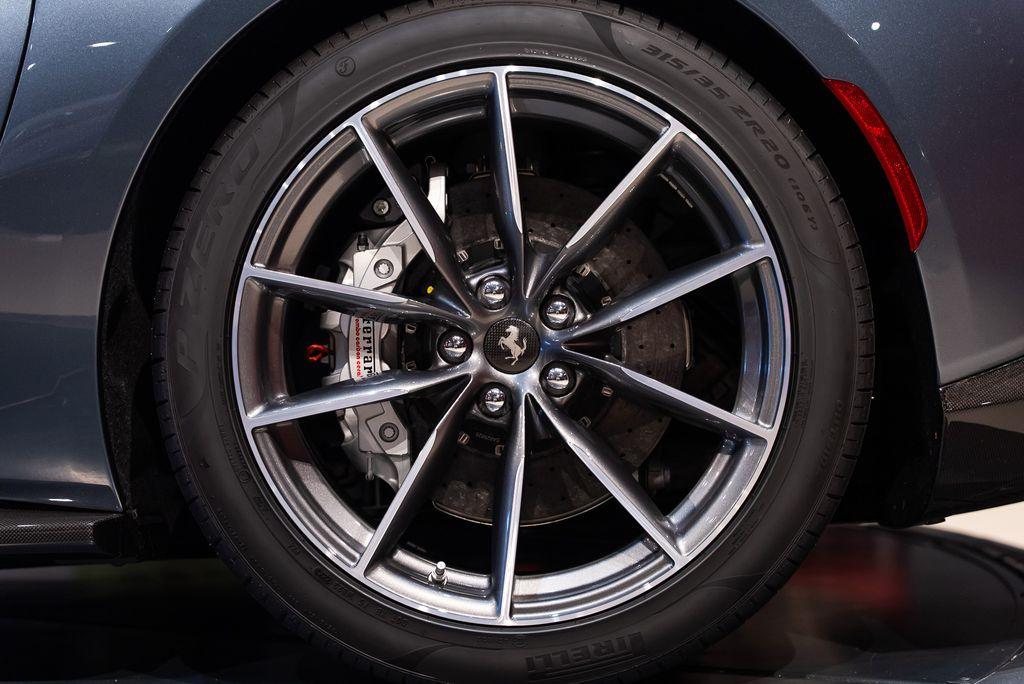http://www.koenigseggchicago.com/galleria_images/172/172_p14_l.jpg