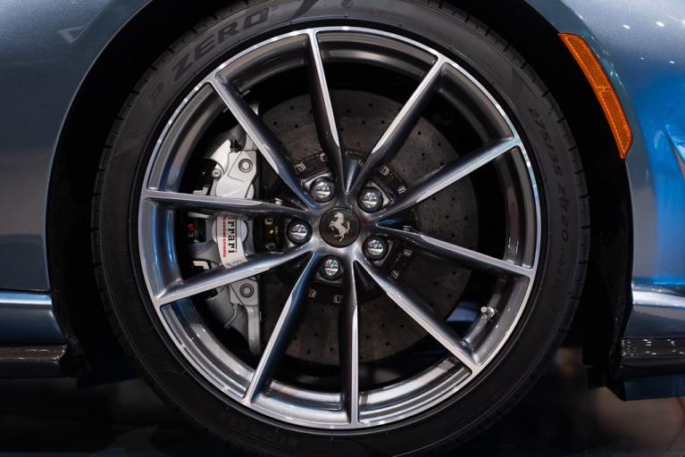 http://www.koenigseggchicago.com/galleria_images/172/172_p16_f.jpg