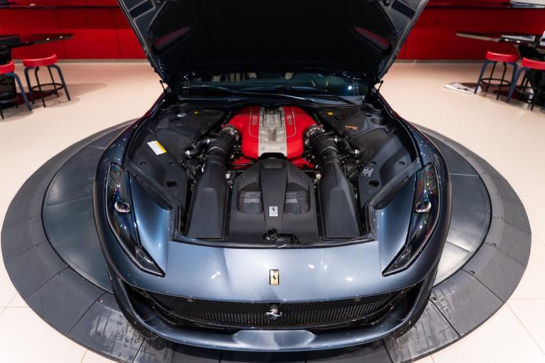 http://www.koenigseggchicago.com/galleria_images/172/172_p18_f.jpg