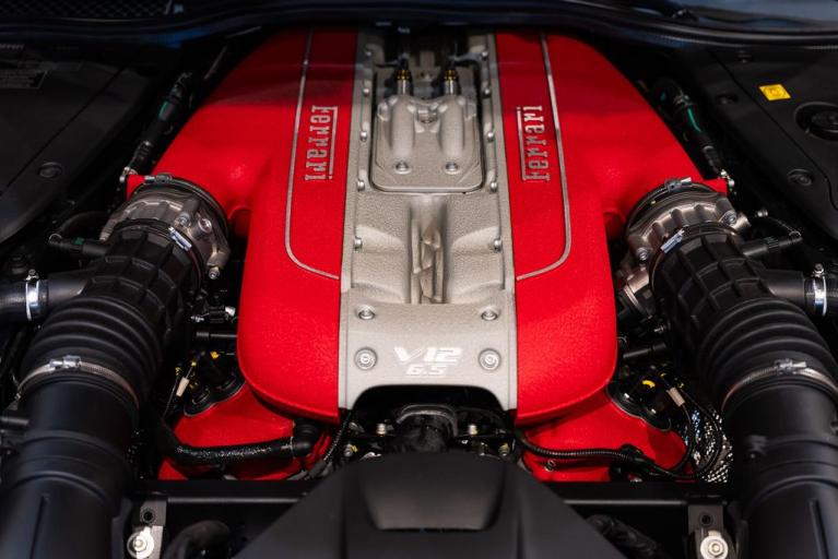 http://www.koenigseggchicago.com/galleria_images/172/172_p19_f.jpg