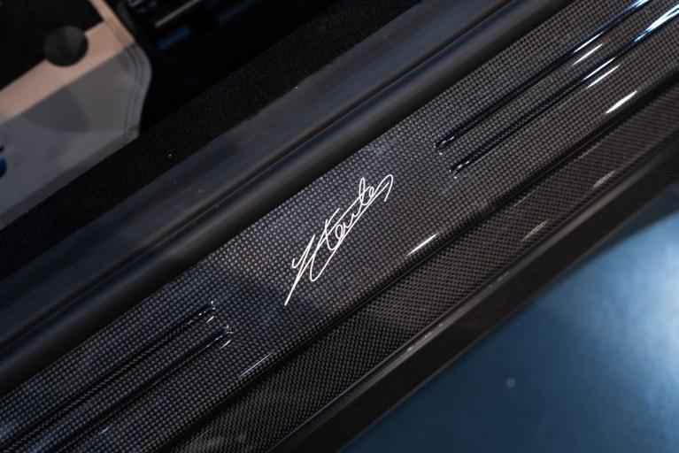 http://www.koenigseggchicago.com/galleria_images/172/172_p25_f.jpg