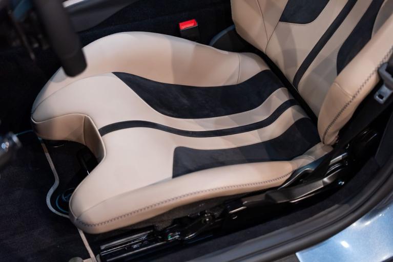 http://www.koenigseggchicago.com/galleria_images/172/172_p26_f.jpg