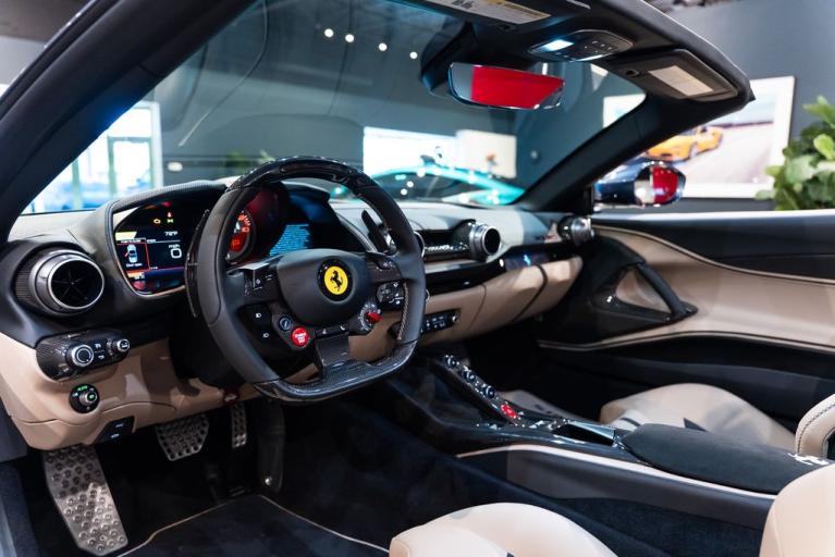 http://www.koenigseggchicago.com/galleria_images/172/172_p27_f.jpg