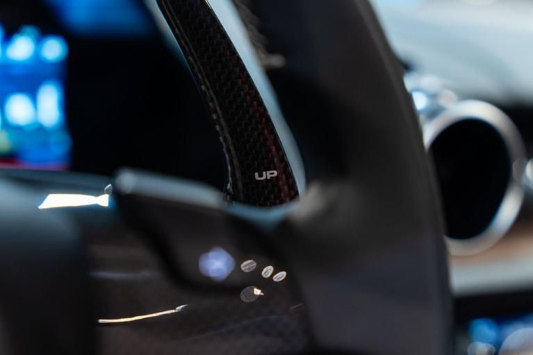 http://www.koenigseggchicago.com/galleria_images/172/172_p30_f.jpg