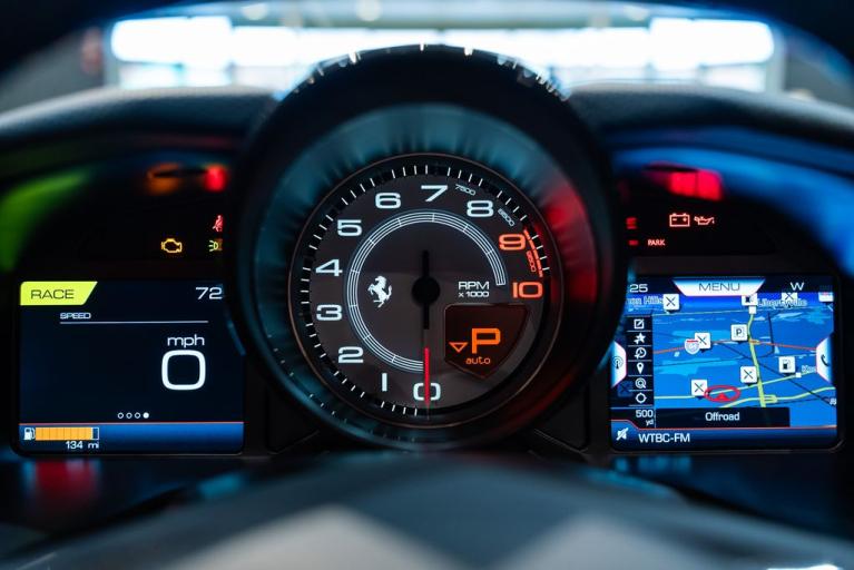 http://www.koenigseggchicago.com/galleria_images/172/172_p32_f.jpg