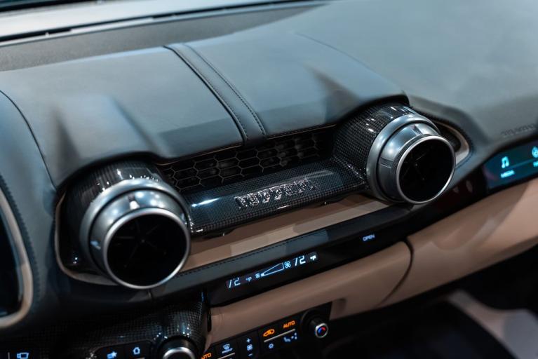 http://www.koenigseggchicago.com/galleria_images/172/172_p37_f.jpg