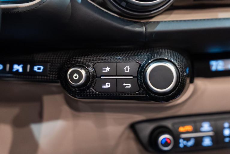 http://www.koenigseggchicago.com/galleria_images/172/172_p38_f.jpg