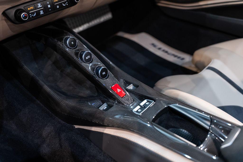 http://www.koenigseggchicago.com/galleria_images/172/172_p44_l.jpg