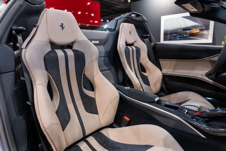 http://www.koenigseggchicago.com/galleria_images/172/172_p52_f.jpg