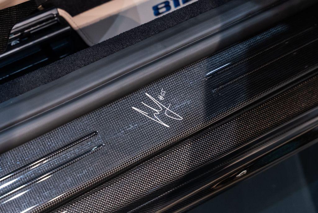 http://www.koenigseggchicago.com/galleria_images/172/172_p53_l.jpg