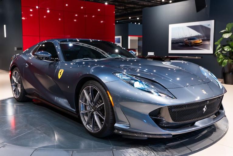 http://www.koenigseggchicago.com/galleria_images/172/172_p55_f.jpg